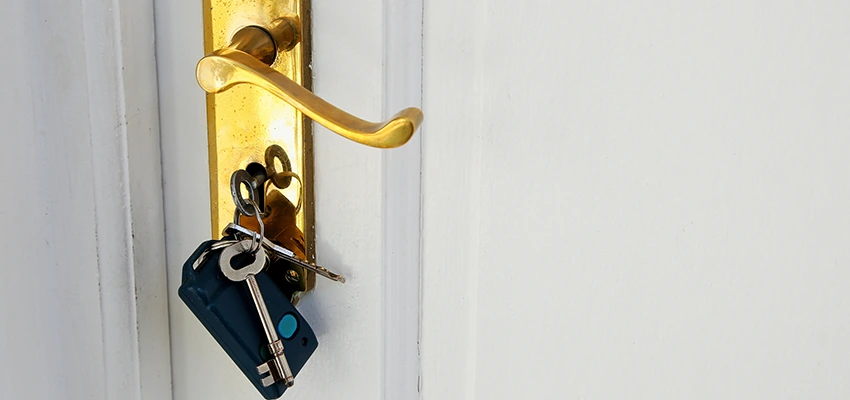 Broken Door Key Extraction in Home Gardens, CA